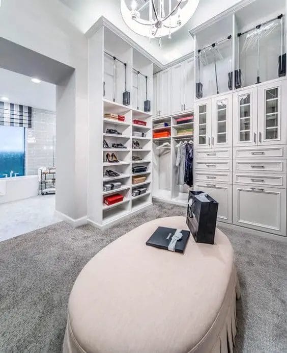 Bathrooms with Walk In Closets