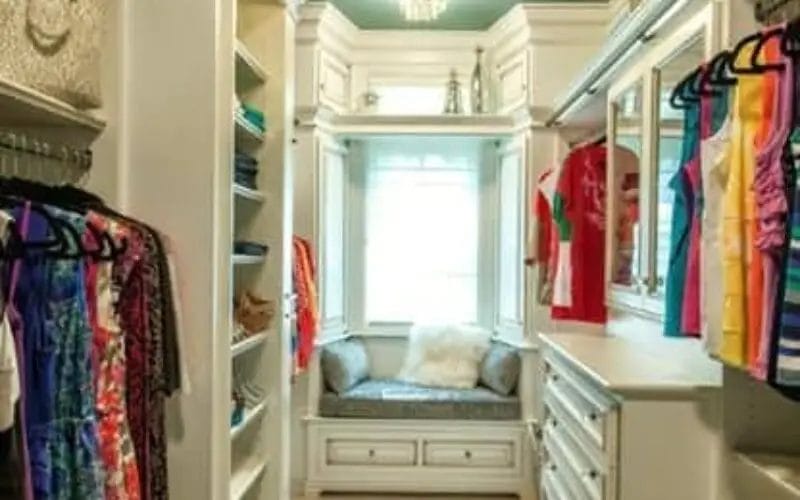 37 Wonderful Master Bedroom Designs with Walk-in Closets