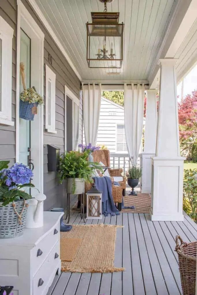 People say first impressions are important, that’s why your front door entrance porch should be welcoming and inviting.